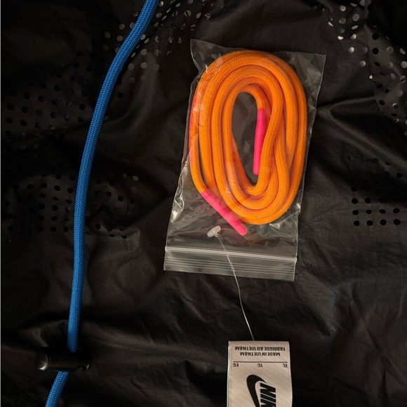 Off-White Nike Autumn/Winter 2019 collab Windbreaker excellent condition new - Picture 3 of 9